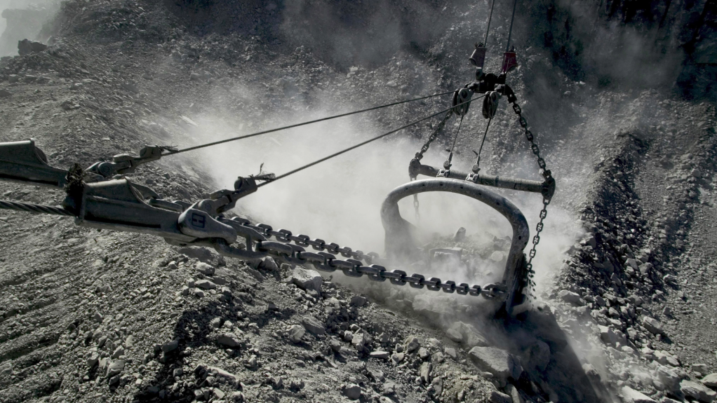 Image of coals dragline bucket