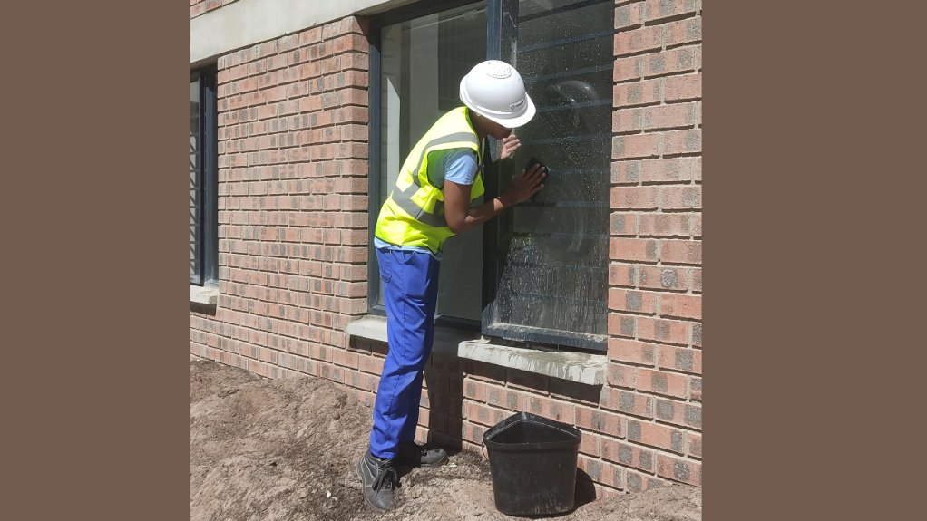 At Concor's Conradie Park project, a dedicated programme empowers unemployed individuals and those over 35 with valuable skills training, opening doors to new opportunities