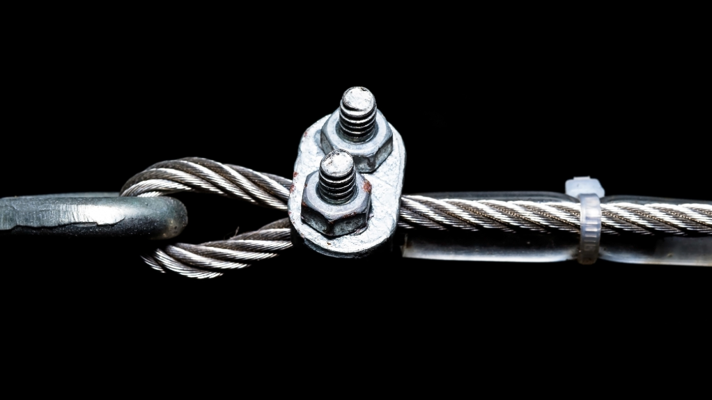 An image of a well-lubricated wire rope