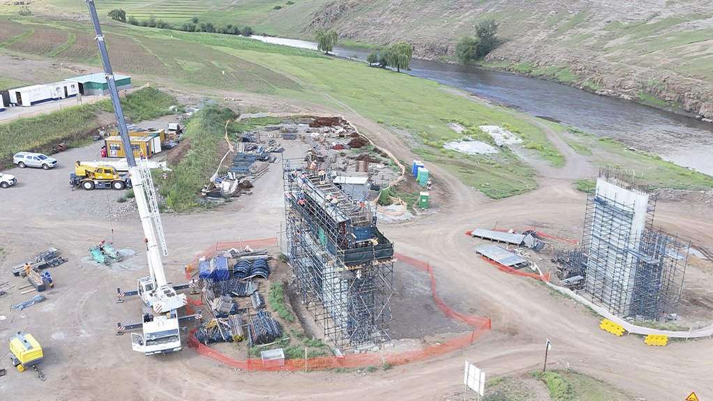 The pier head ready for the start of readymix concrete pours at Khubela Bridge