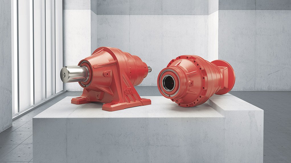 The SEW PPK planetary gears with a solid shaft with foot mount and a hollow shaft with flange mount