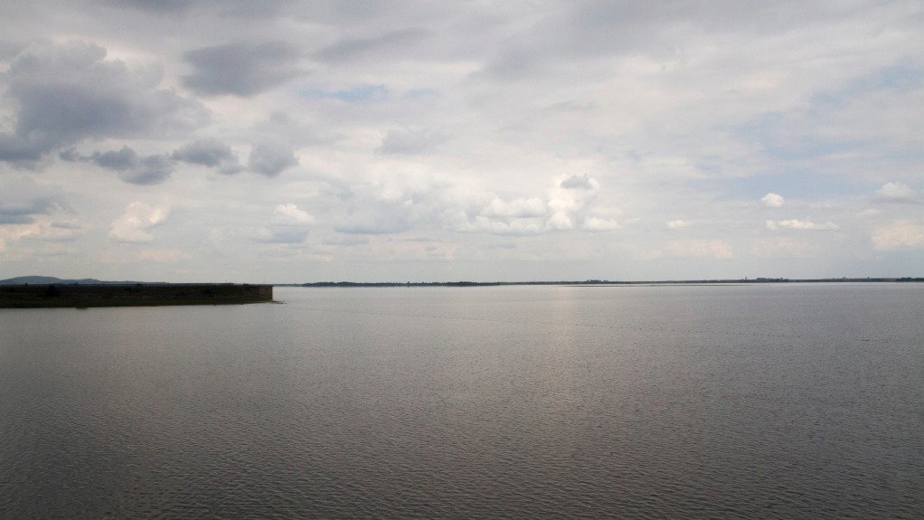 Image of section of Vaal dam wall