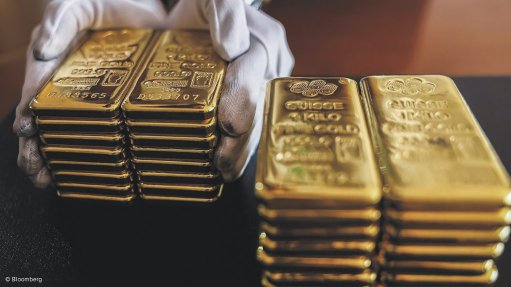 NOISY MARKET: The gold price continues to grab financial headlines, having set several records this year and also retreating as the news flow either amplified or decreased policy uncertainty. Amid the noise, Goldman Sachs raised its year-end gold target to $3100/oz on central-bank buying and inflows into bullion-backed exchange-traded funds. Photograph: Bloomberg
