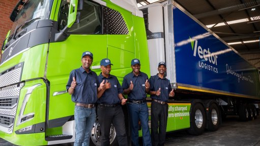 Vector drivers enjoying the new truck, Battery Electric Vehicle (BEV) Volvo truck with solar powered trailer.
Rennie Baloyi, Petrus Molatlhioa, Kagiso Seune, Albert Zwane (far right)
