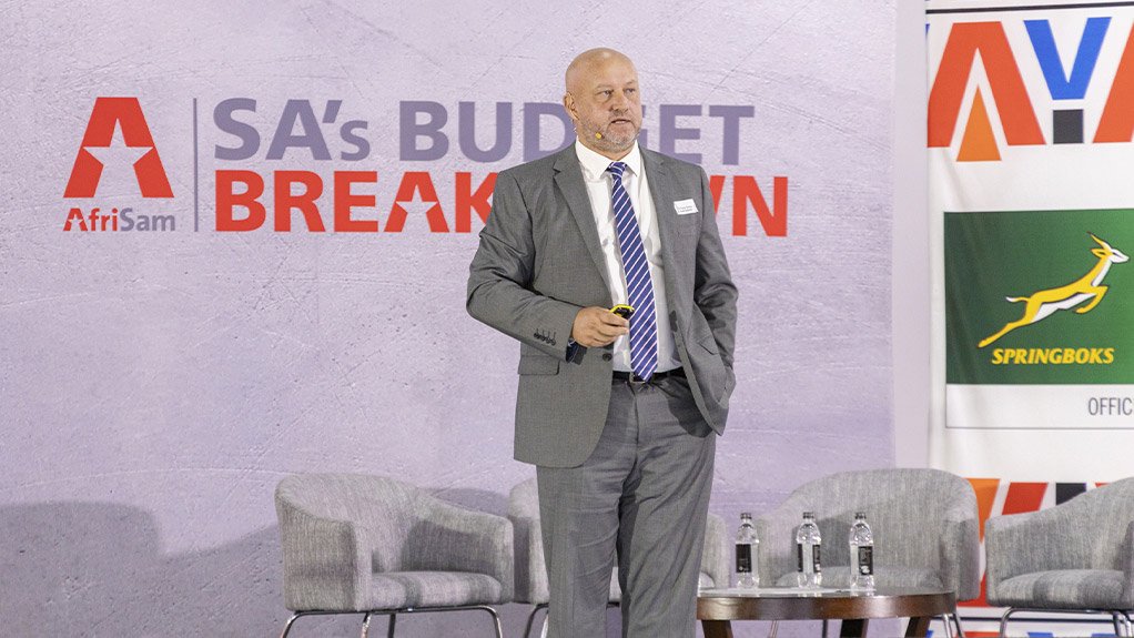 Frans Cronje, political and economic analyst and strategist addressed the AfriSam Budget Breakdown event, reinforcing the theme of resilience and collaboration