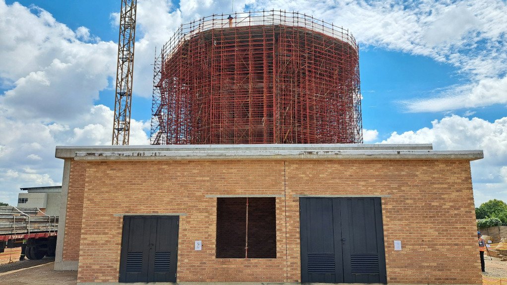 Image of Johannesburg Water's new Erand tower and pumpstation housing in Midrand