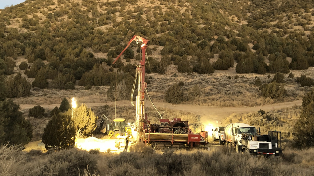 Image of drill rig at the Mercur gold project