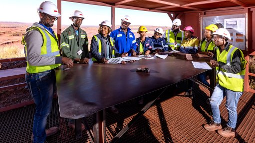 Safety meeting at Khumani mine.