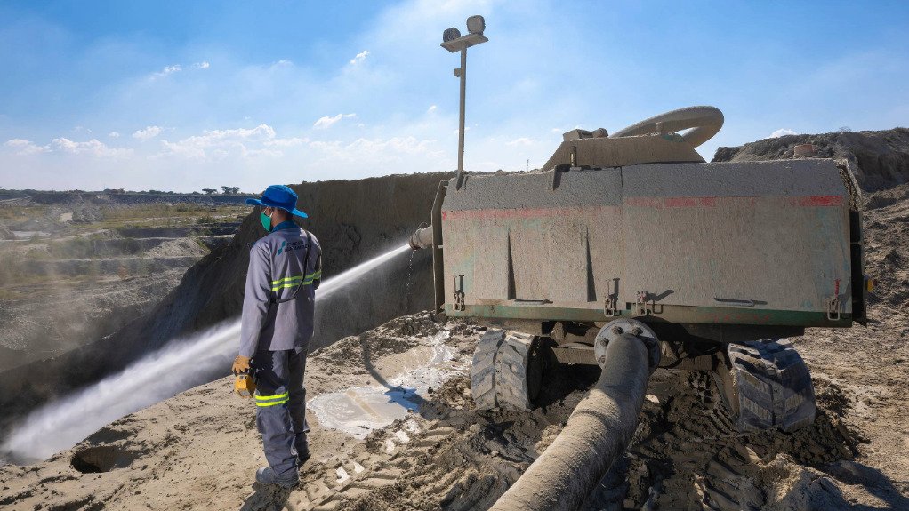 An image of water jetting at the tailings re-mining at Impala Rustenburg