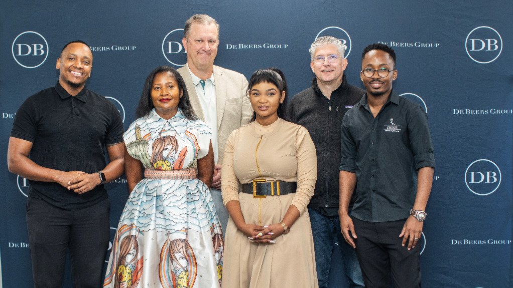 In the back, from left to right: De Beers product planning and delivery senior VP James Kirby; Raizcorp CEO Allon Raiz

In the front, from left to right: Axel & Co. CEO Axolisiwe Mbontsi;  House of Lemba Designs CEO Bernice Dickson; Elegânté founder and MD Noxolo Mseleku; and Shine Jewellery & Accessories CEO Johannes Matthews 
