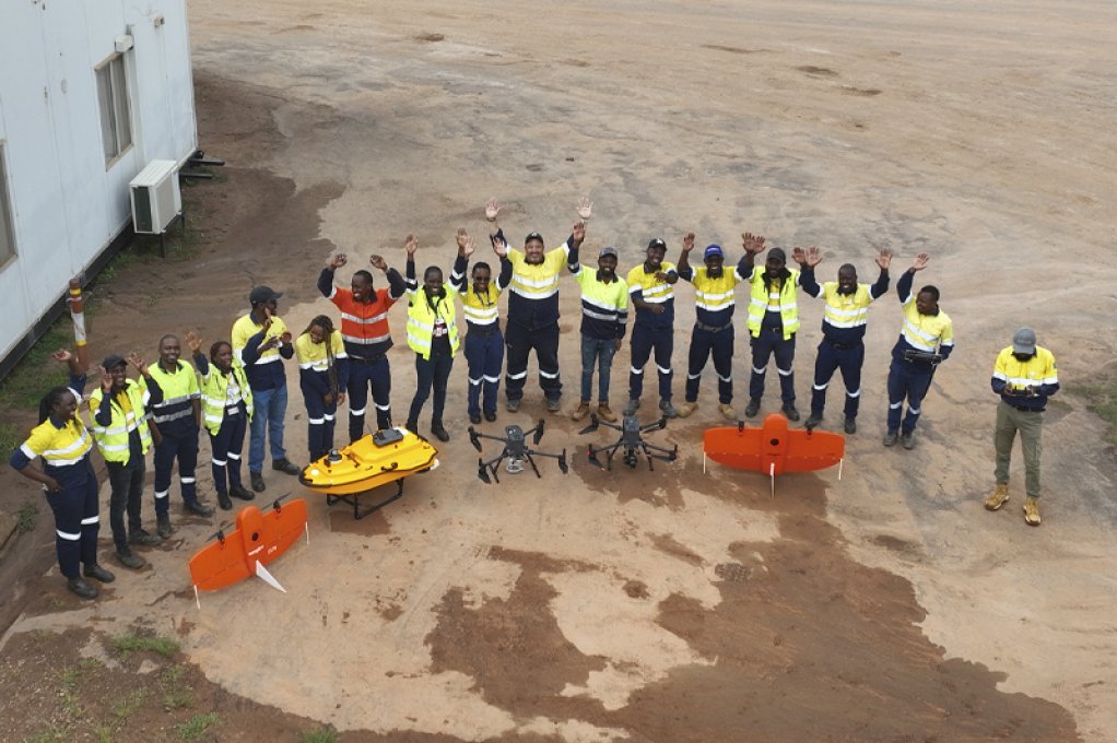 MODERN SYSTEMS
The team of mining surveyors from the Zambian mine received comprehensive training on terrestrial and aquatic technologies including Wingtra fixed-wing drones, DJI multirotor aerial systems and CHCNAV bathymetric boats