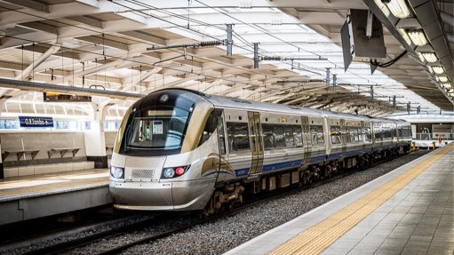 A train at a Gautrain station