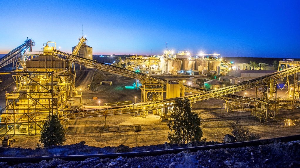 The Old Highway project is about 40 km from the Plutonic processing plant (pictured).