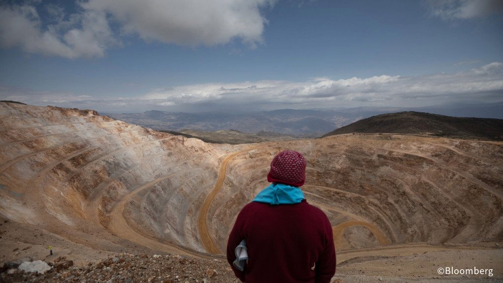 Peru’s emergency mining ban to cost $200m in lost gold output