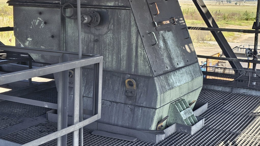 A Weba Chute installation at a coal mine in South Africa demonstrating minimal dust and spillage, highlighting the effectiveness of the advanced design