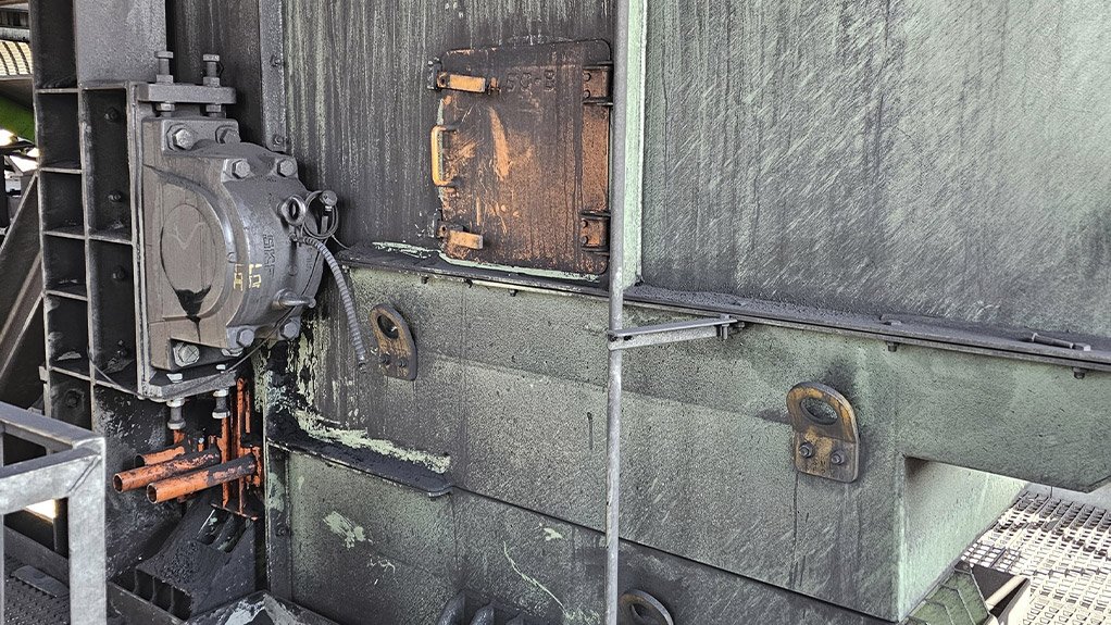 A Weba Chute installation demonstrates clean, controlled and efficient material transfer with zero dust or spillage
