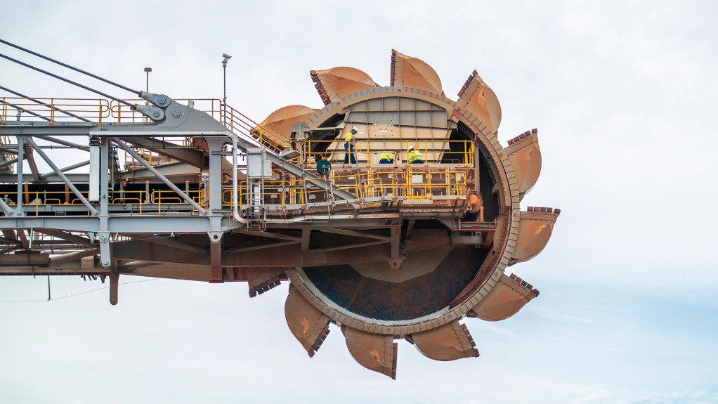 Rio Tinto plans new bauxite mine at Weipa, port expansion