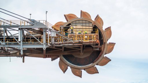Rio Tinto plans new bauxite mine at Weipa, port expansion