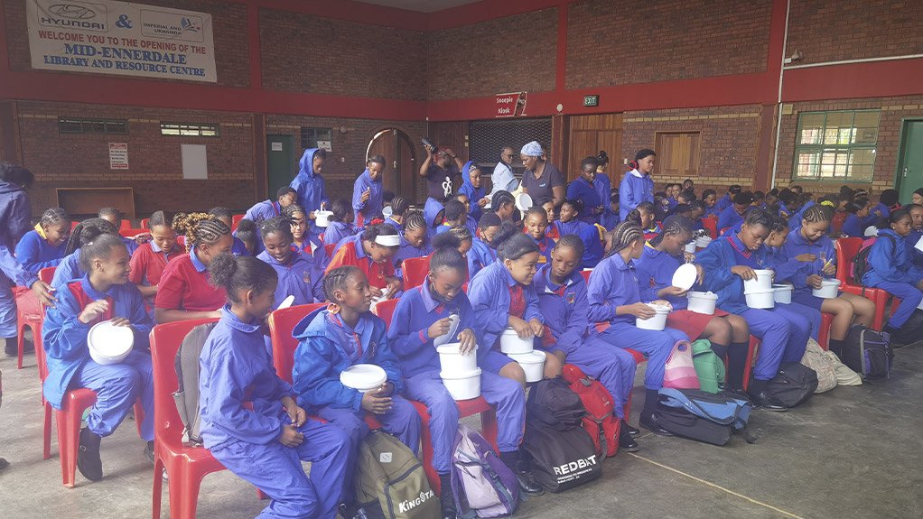 AfriSam, in partnership with RADA’s MiPad initiative, providing reusable sanitary pads to girls at the Mid-Ennerdale Primary School in Gauteng