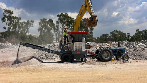 An image of the Marsay TM750P mobile jaw crusher