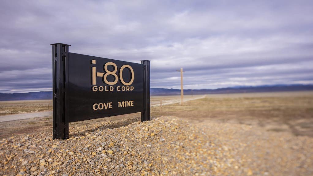 Image of sign post for Cove gold mine