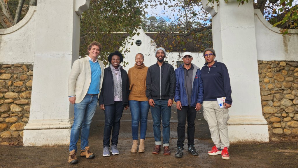 The team from SU and consultant TerraCore that operationalised the hyperspectral core imaging system. Professor Bjorn von der Heyden, Dr Margreth Tadie, Dr Bambesiwe May, Phd student Mawande Ntantiso, Thandikhaya Mxinwa (TerraCore), and Dr Boikanyo Motloba