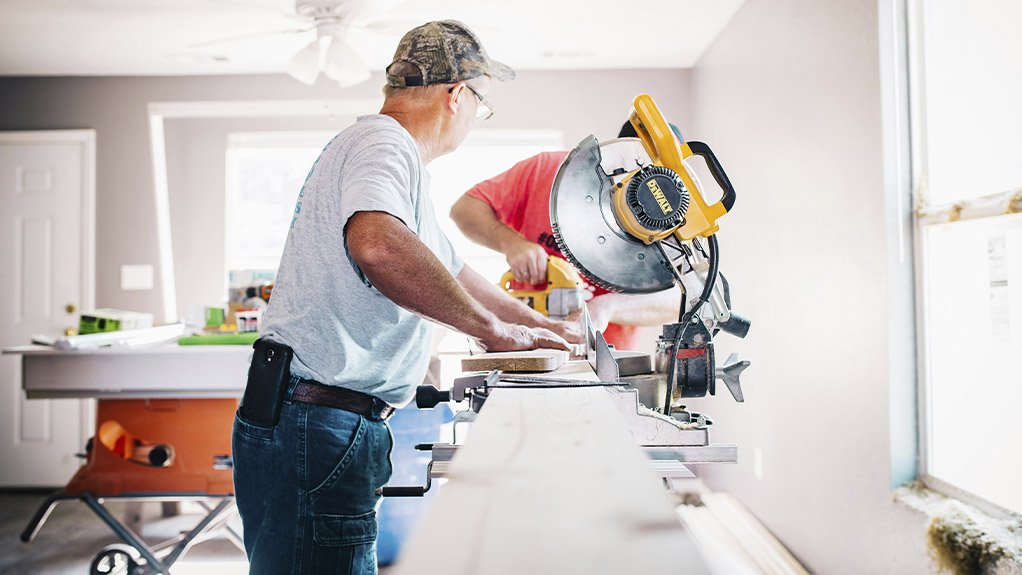 Avoid the Pitfalls: What to Ask Before You Sign with a Builder