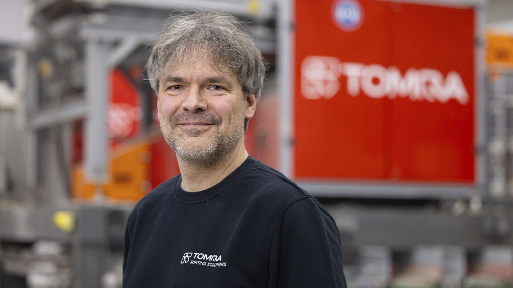 TOMRA Mining launches CONTAIN™: Deep learning classification for inclusion-type ore sorting