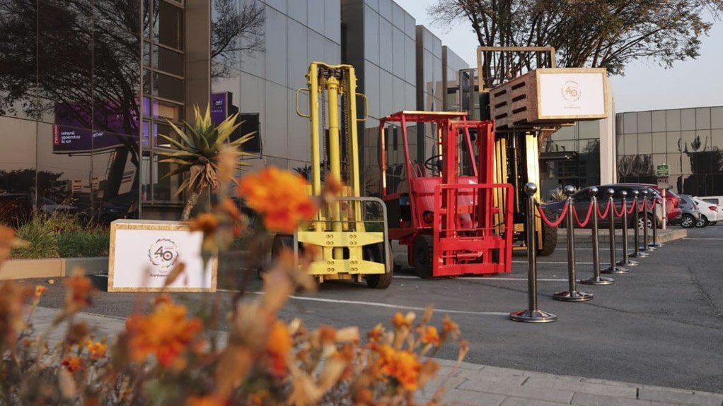 Toyota Material Handling: CELEBRATING 40 EXCEPTIONAL YEARS 