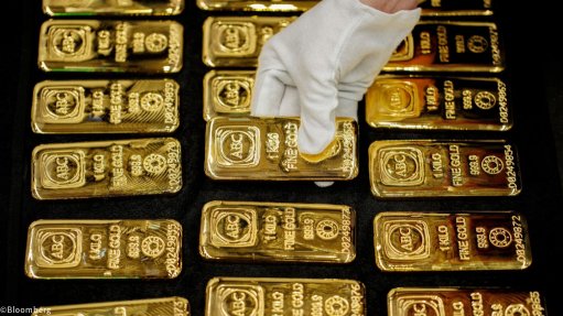 Gold heads for weekly loss as Middle East truce saps demand
