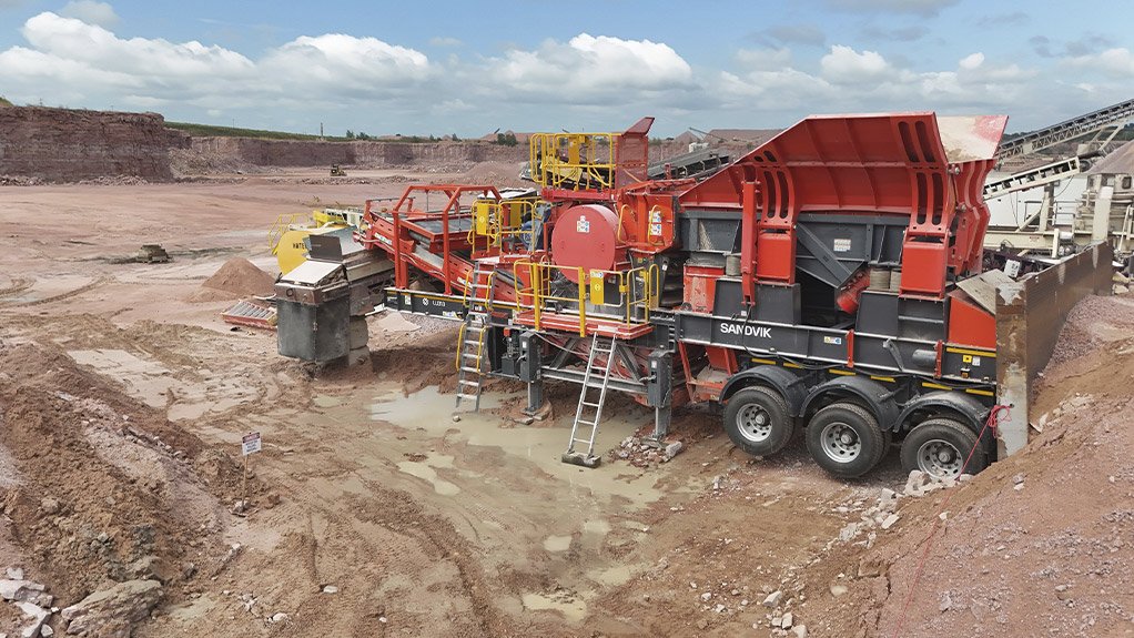 The Sandvik UJ313 wheeled jaw crusher delivers powerful, reliable crushing combined with excellent mobility for maximum on-site productivity