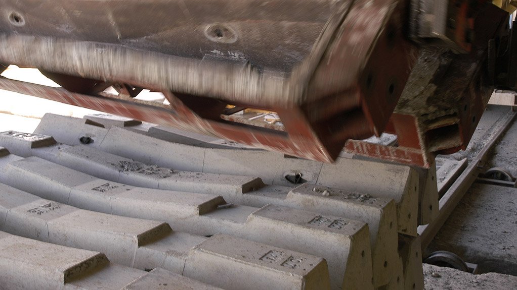 In precast applications, EnviroMix enables rapid mould turnaround by achieving early strength, even in concrete rich in supplementary cementitious materials (SCMs)