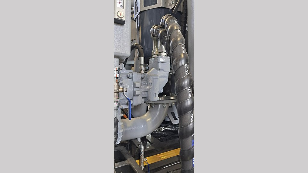 High-pressure jetting and vacuum trucks: hydraulic vs. V-belt pumps