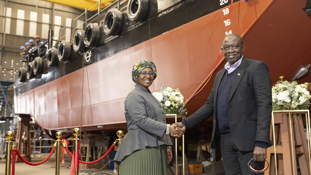 An image of Damen Shipyards Cape Town director Sefale Montsi and Transnet Group COO Solly Letsoalo