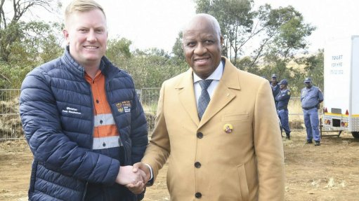 An image of Public Works and Infrastructure Minister Dean Macpherson and KwaZulu-Natal Premier Thamsanqa Ntuli 