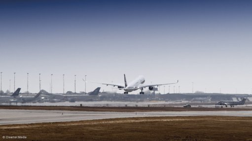 CAPEX UPLIFT: Transport Minister Barbara Creecy reported in her Budget Vote that R21.7-billion had been allocated to the Airports Company South Africa for much-needed infrastructure development. The expenditure will be geared to meeting a target of moving 42-million passengers yearly through the State-owned enterprise’s airports by 2030, alongside 1.2-million tons of air-freight. A new freight terminal is planned for OR Tambo International Airport (pictured). Photograph: Creamer Media
