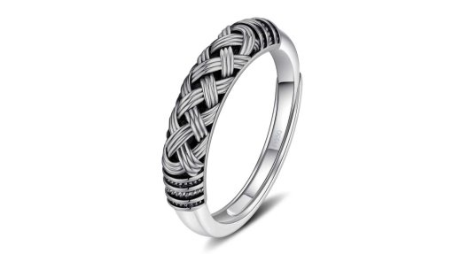 An image depicting a platinum ring