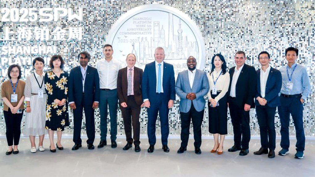 Valterra Platinum team with CEO Craig Miller in the centre.
