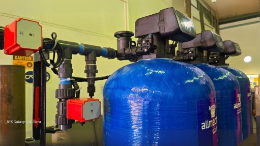 Images of valves in real-world conditions (tanks)