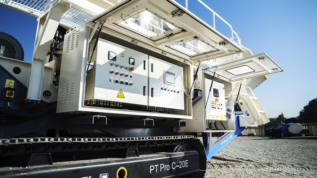 User-friendly and intuitive, the Powertrack control panels are designed to simplify operation and streamline maintenance activities on site