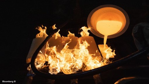 Image of gold pour