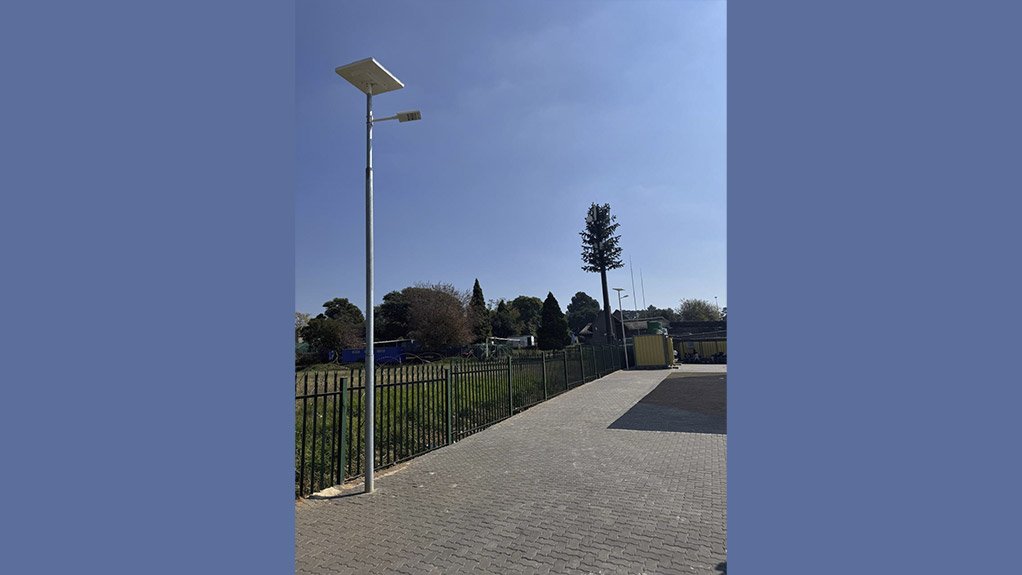 Schneider Electric donates much-needed solar streetlights to Emthonjeni Community Centre