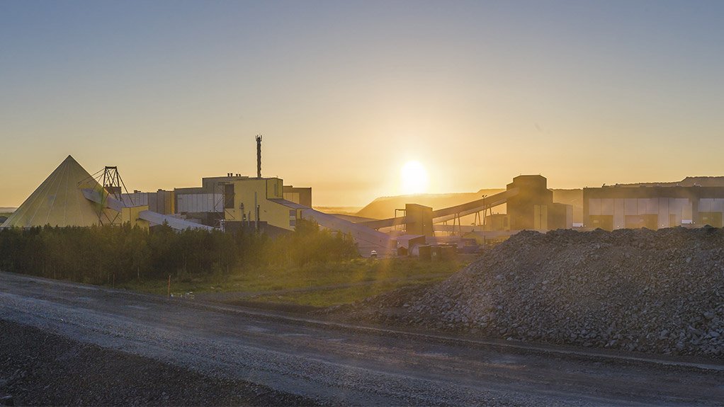 SUNNY SURVEY: Finland, whose Kevitsa mine is pictured here with a midnight sun behind it, has reclaimed the top spot as the world’s most attractive jurisdiction for mining investment, climbing 16 places to lead the Fraser Institute’s 2025 Annual Survey of Mining Companies. South Africa’s downward slide continued, with the country now ranking fifteenth from the bottom overall.
