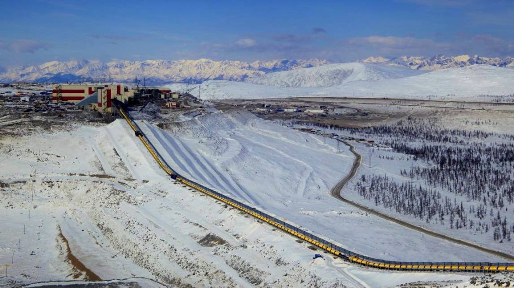 Alrosa flags high rates, inflation pressure as revenue falls