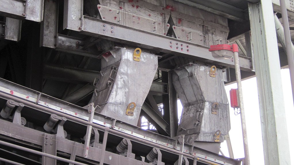 This bifurcated chute at a manganese mine was custom designed by Weba Chute Systems to split and control the flow of abrasive material, helping the plant run more efficiently and with less maintenance