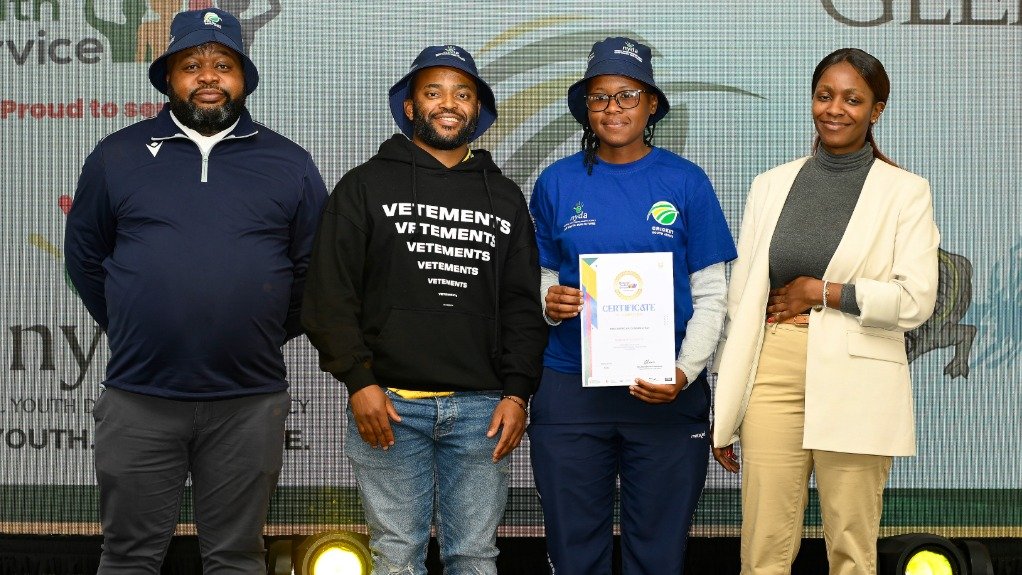 Glencore Ferroalloys in partnership with CSA and NYDA launch an exciting cricket hub and youth training programme in Berseba