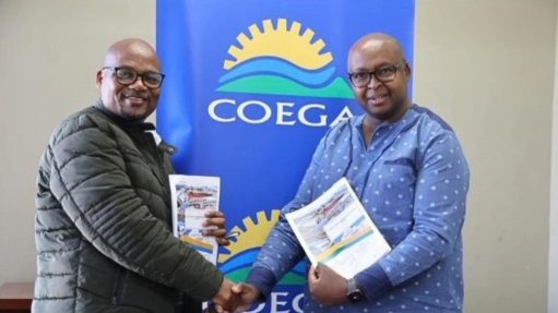 Alfred Nzo development agency CEO Lumko Mtimde and  Coega Wild Coast SEZ programme executive manage Dr David Lefutso
