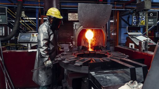 LOWERING POWER CONSUMPTION
Rand Refinery has taken a multi-pronged approach to reducing energy consumption, including deploying energy-efficient lighting, variable-speed drives, high-efficiency equipment and power factor correction systems