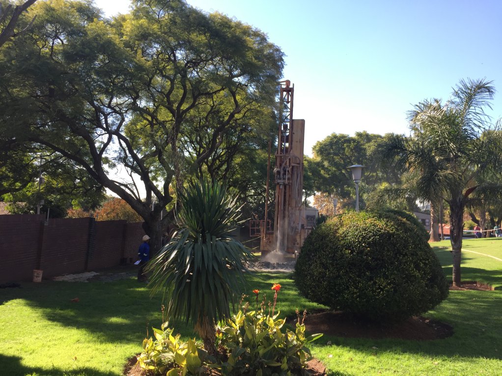 Image of a borehole drill