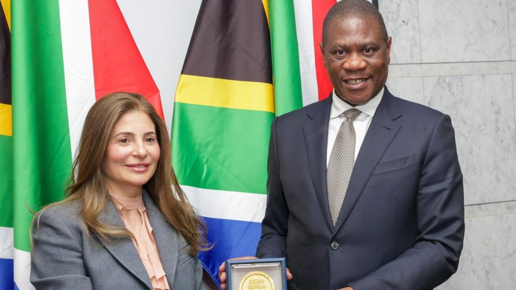 Hanan Jarrar and Paul Mashatile